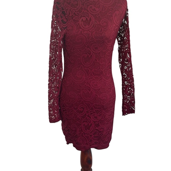 Windsor Dresses & Skirts - Windsor Burgundy Lace Bodycon Dress Romantic Elegant Holiday, Date Night SZ M